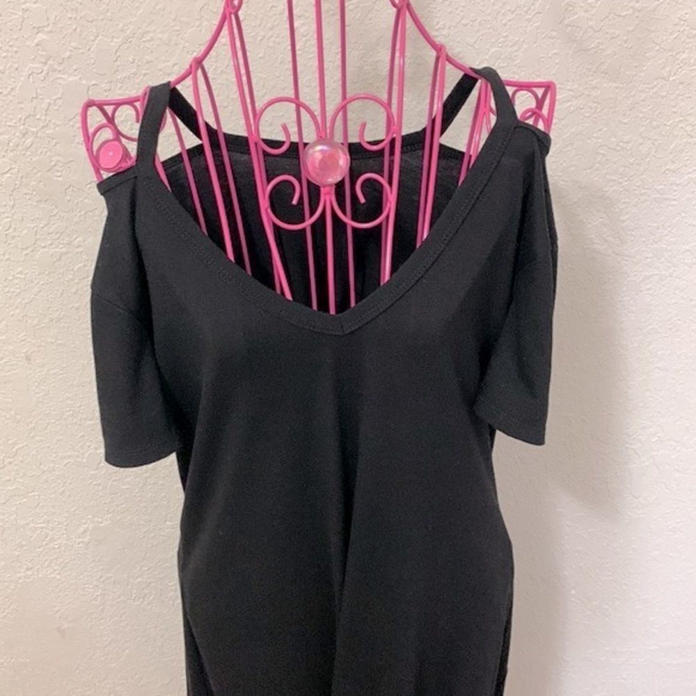 Black cold shoulder T shirt dress - Picture 2 of 16